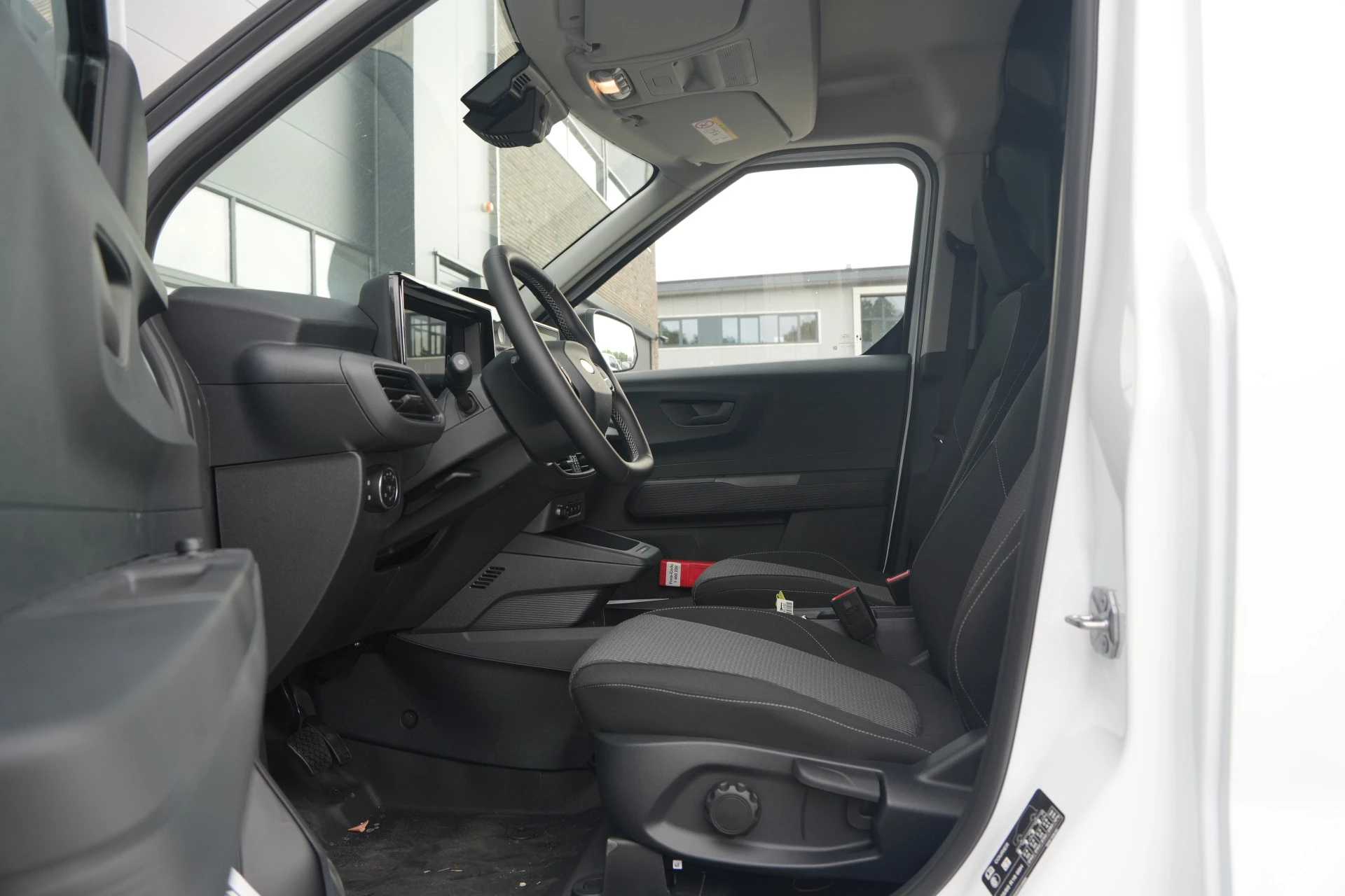Ford E-Transit Courier 2026 - Trend 46 kWh 136pk - Stoel/Stuurverwarming - Camera - Cruise - Carplay/Android - Rijklaar Bild 16