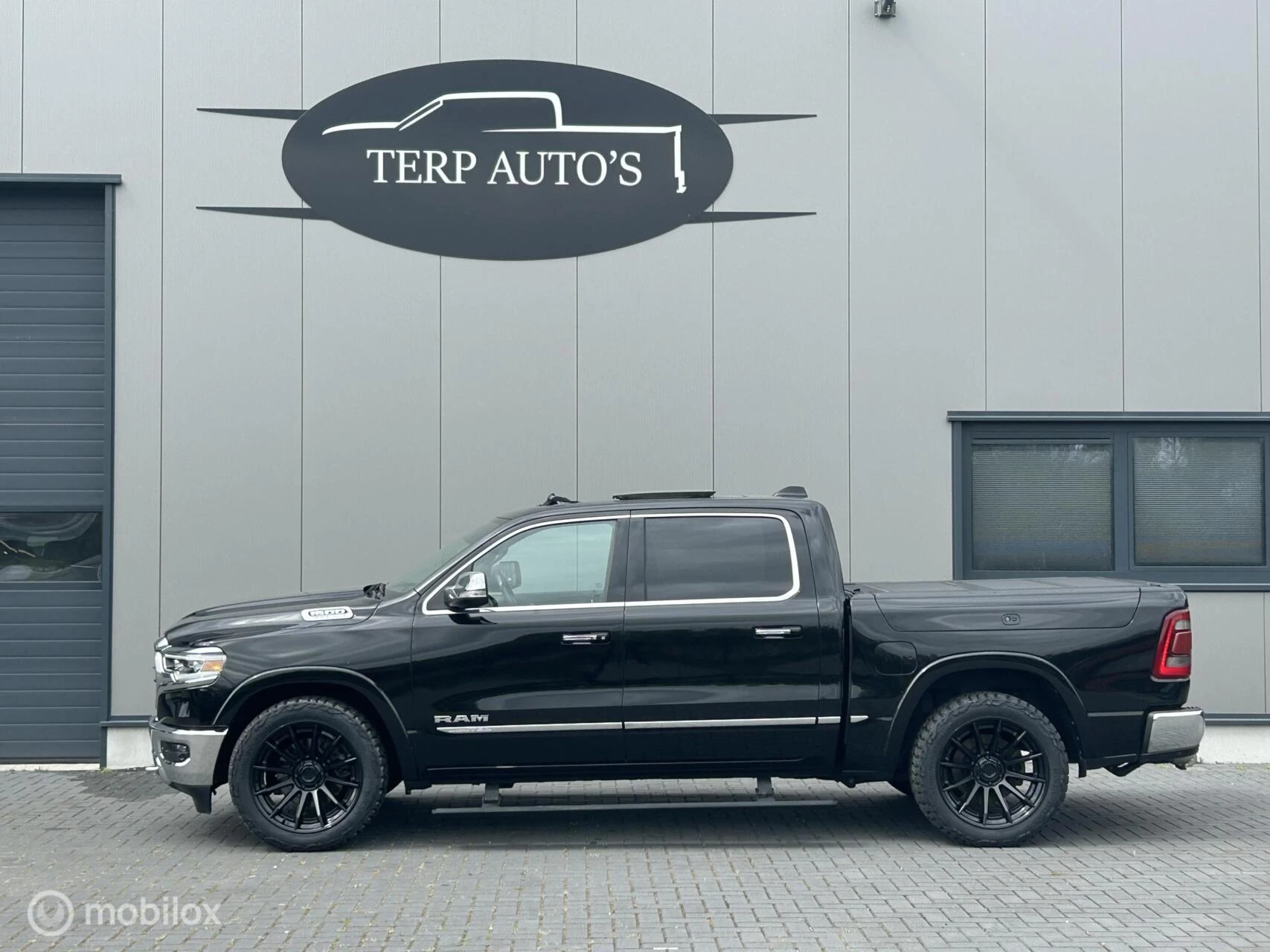 Dodge Ram 1500 2022 - 4X4 5.7 V8 4x4 Crew Cab Limited obrázek 4