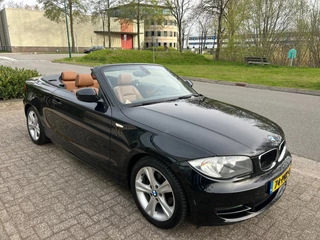 BMW 1 Series 2011 - Cabrio 118i Executive Automaat ,leer,trekh,boekjes imagem 5