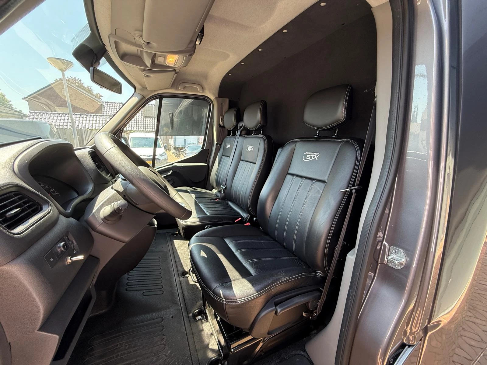 Renault Master 2021 - STX S3 Paardenwagen Hengsten uitvoering Automaat N1 image 10