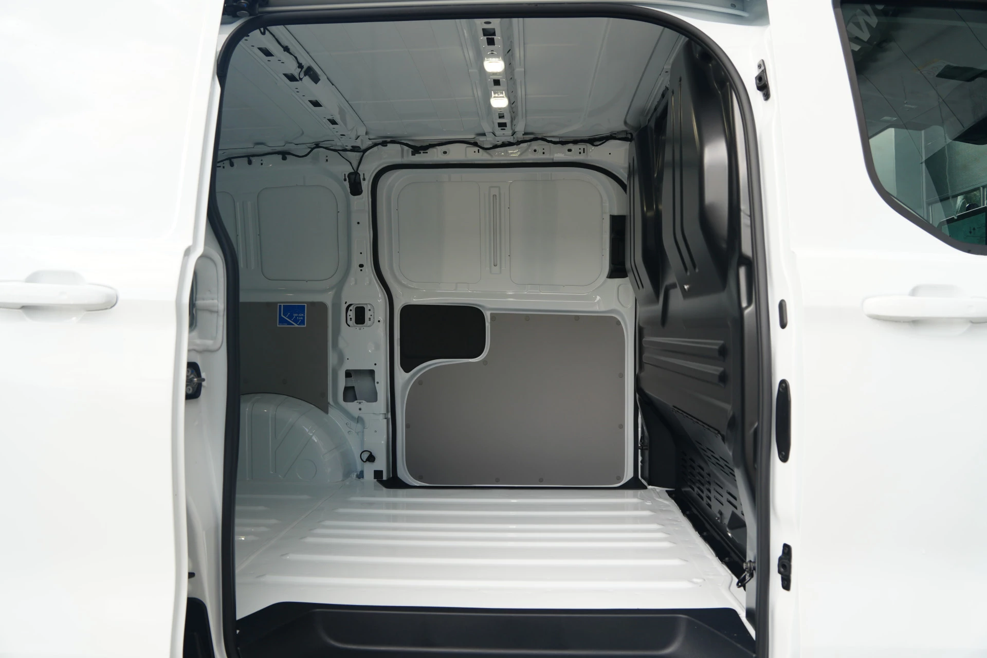 Ford E-Transit Custom 2026 - 320 L1H1 Limited 71 kWh 218pk - 2x Schuifdeur - Trekhaak - Camera - Carplay - Rijklaar obrázek 12