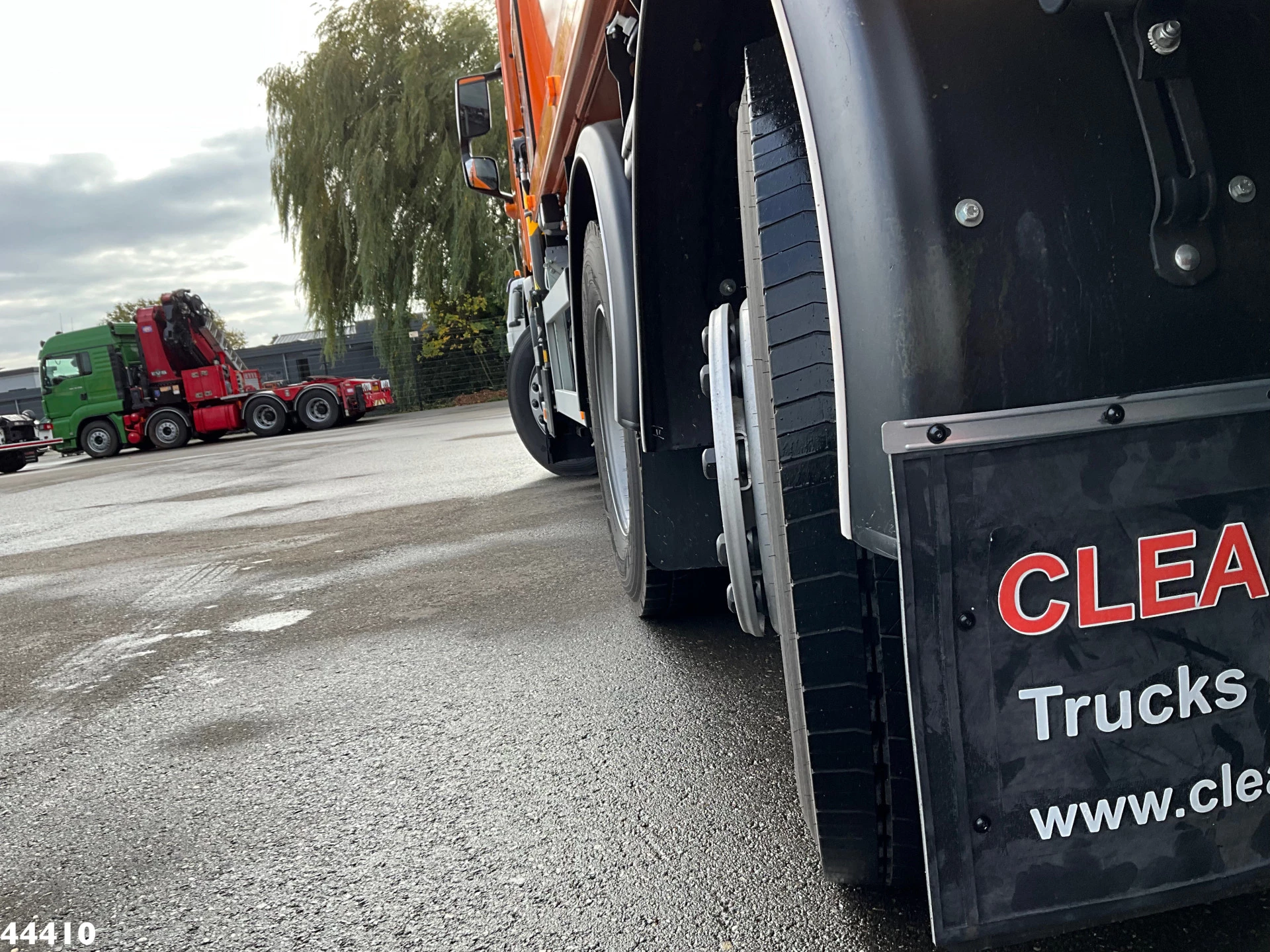 DAF FAN XD 340 Euro 6 Hiab 23 Tonmeter laadkraan 2024 image 15