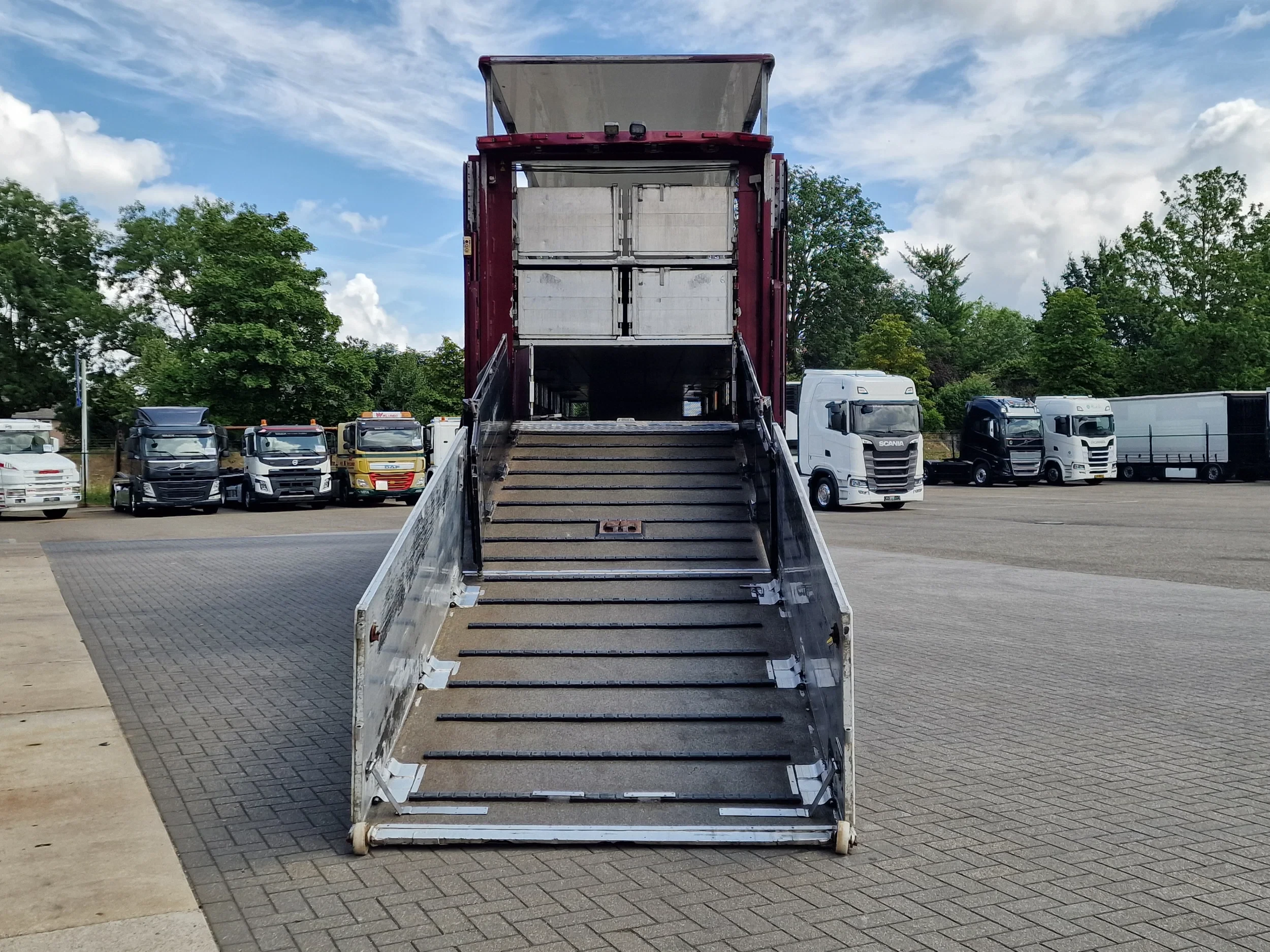 CUPPERS 2013 - 4 stock - new TUV - type 2 - lifting floors - lift / ramp afbeelding 22