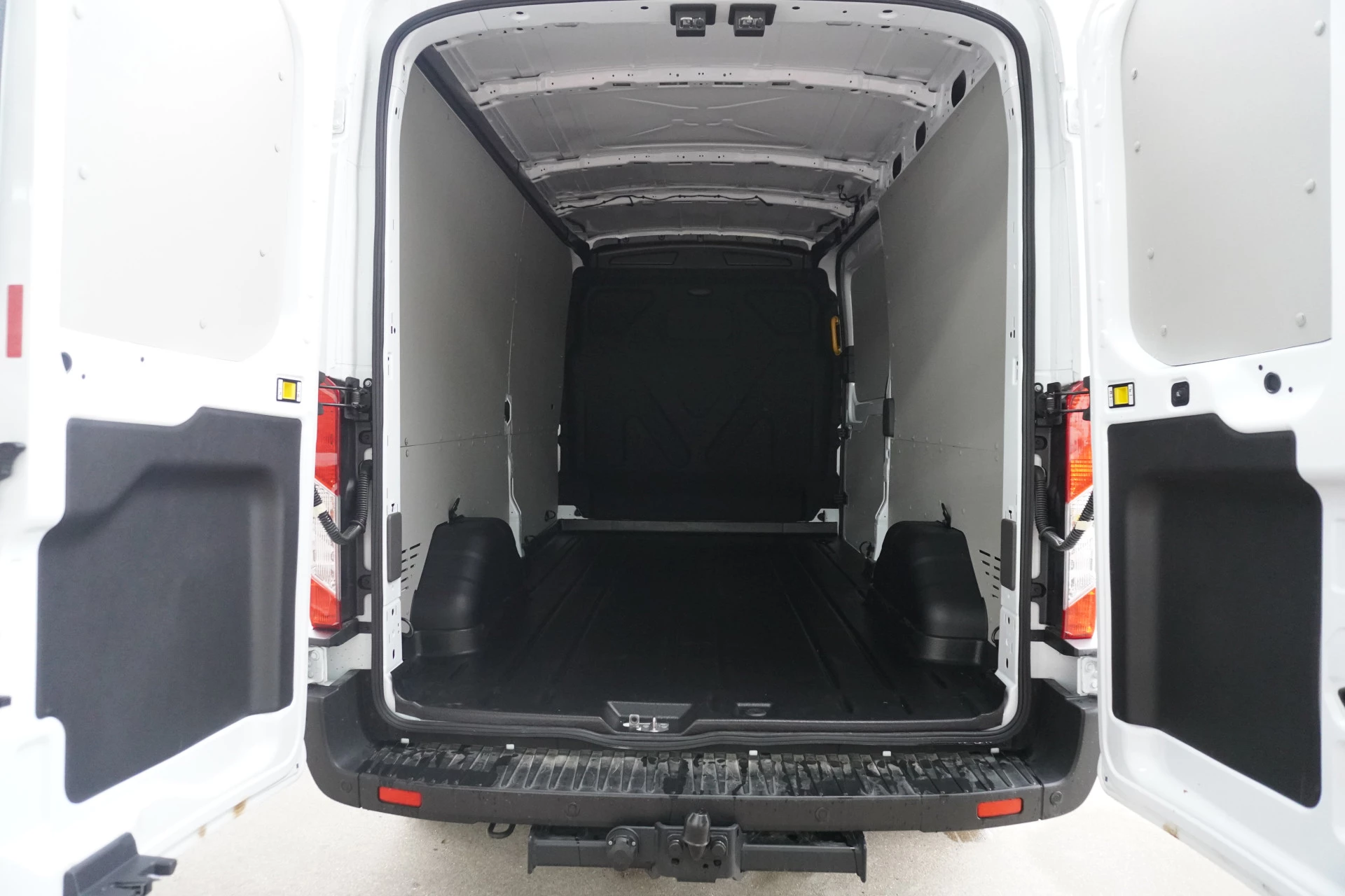Ford Transit 2024 - 350 2.0 TDCI 130PK L3H2 Trend afbeelding 12