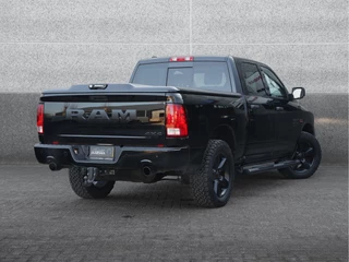 Dodge Ram 1500 2023 - 5.7 V8 Night Edition CrewCab Classic obrazek 2