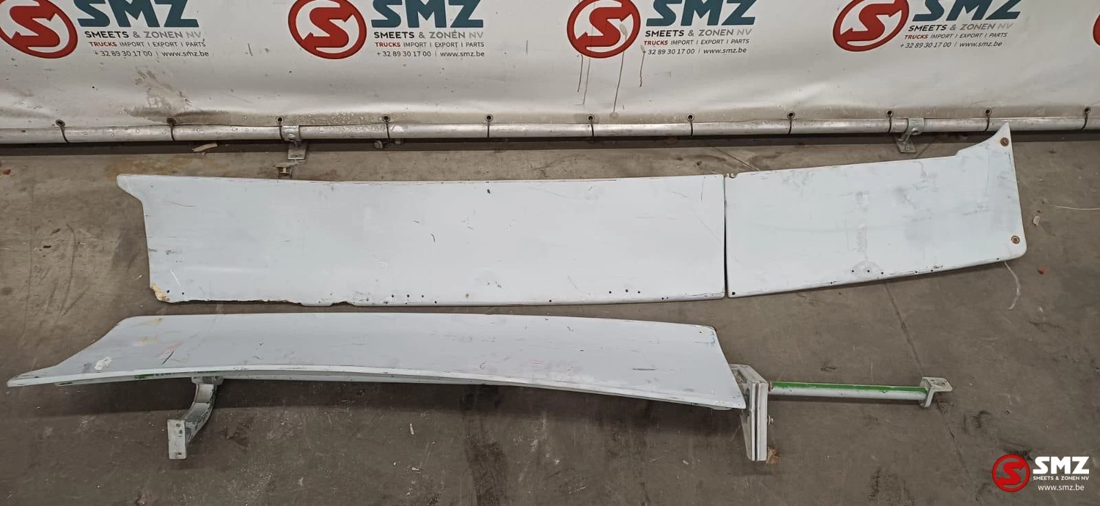 Mercedes-Benz - Occ set cabinespoilers links + rechts Mercedes SK image 1