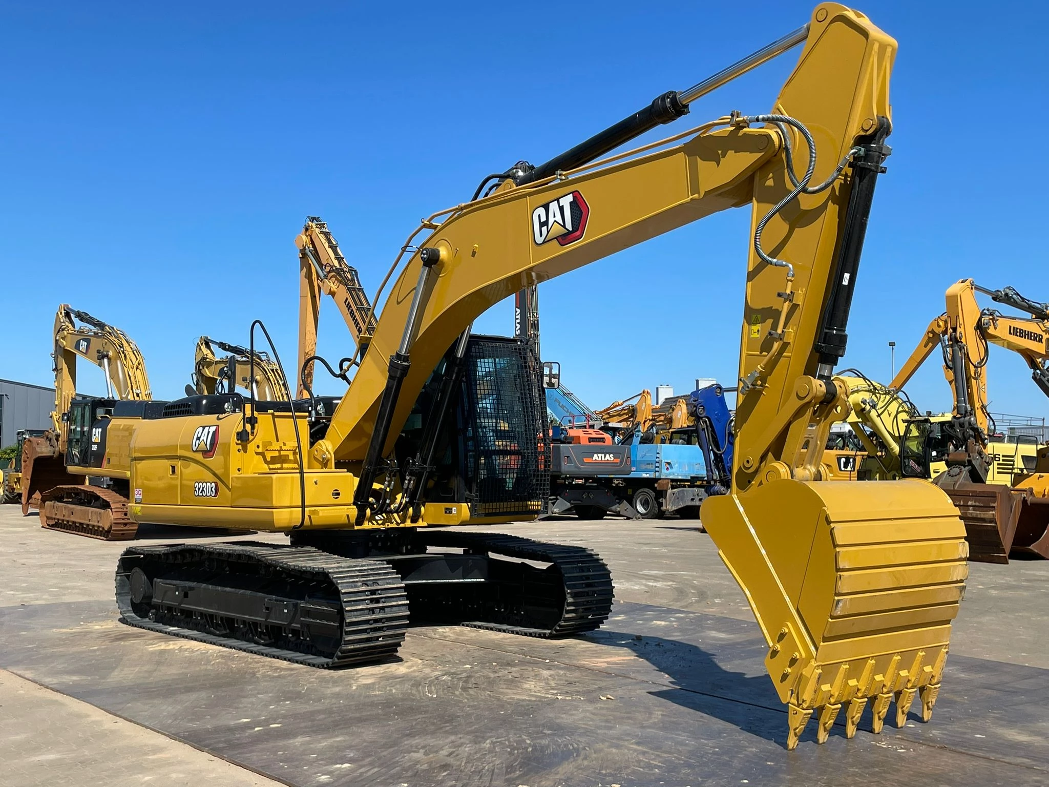 Caterpillar 323D3 2025 Bild 7