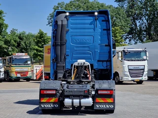 Volvo FH 2019 - 13.500 Globetrotter XL 4x2 - I parkcool - Full air - Leather - 2x tank obrazek 6