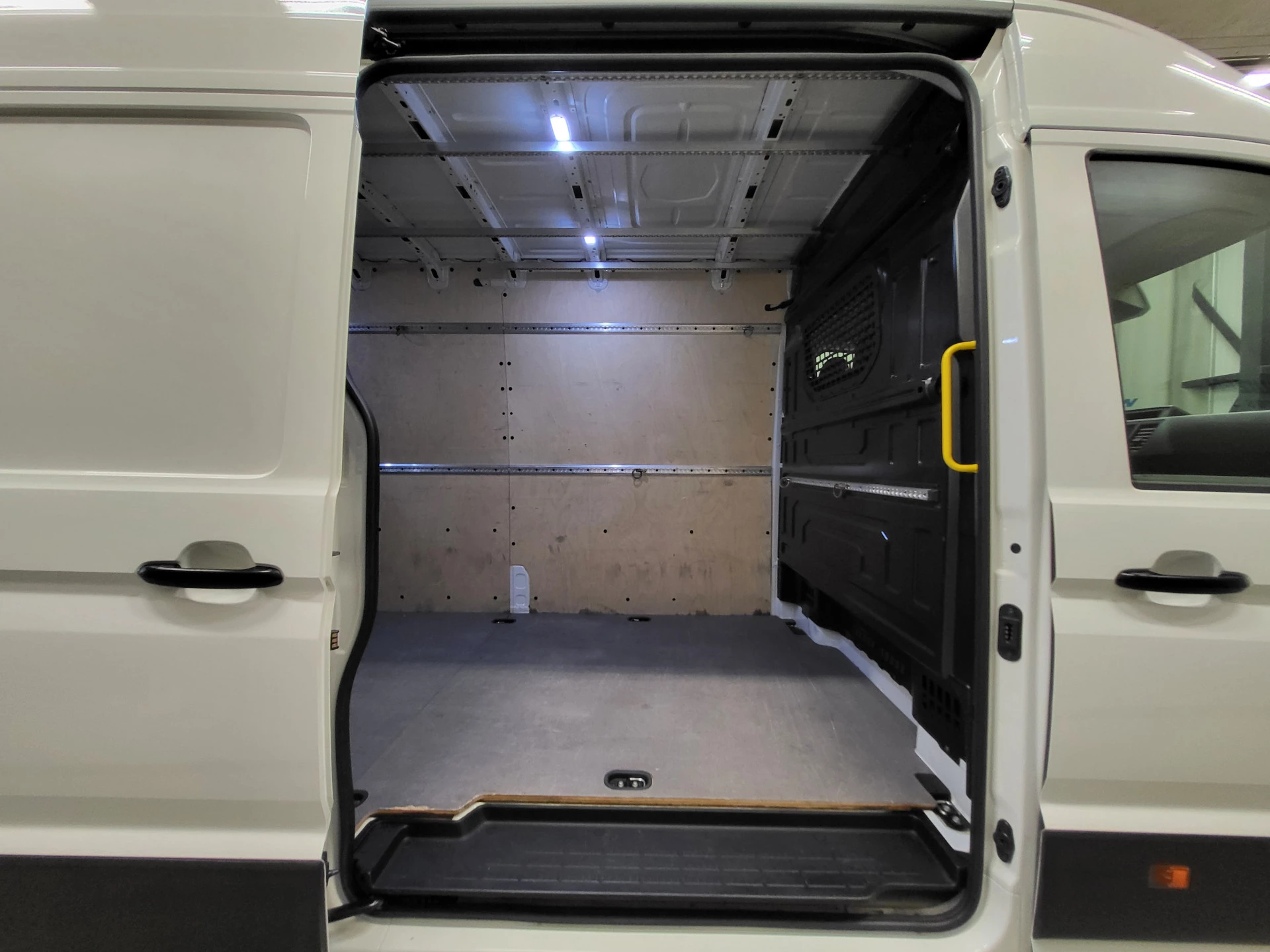 Volkswagen Crafter 2021 - 2.0TDI 140pk L4/H3 3000kg Trekkracht Euro 6! obrázek 7