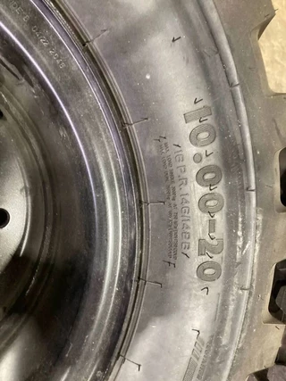 Apollo N/A 2026 - 1000 x 20 Set / 10.00 x 20: 4x2 Tyres immagine 2