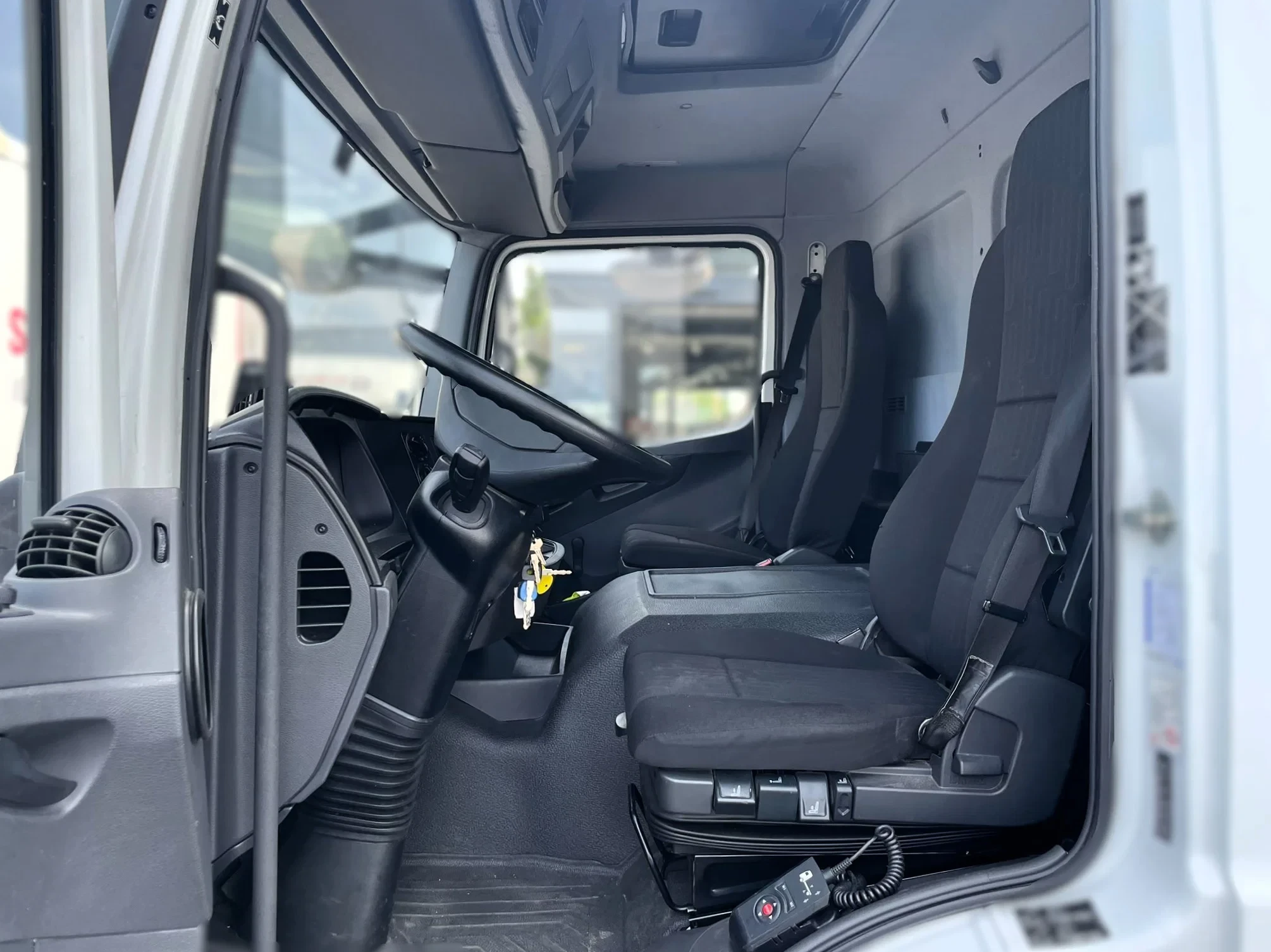 Mercedes-Benz Atego 2018 - 1221 *Airco*Luchtvering A verstelbaar*Cruise Control*Spoorwegassistent afbeelding 3