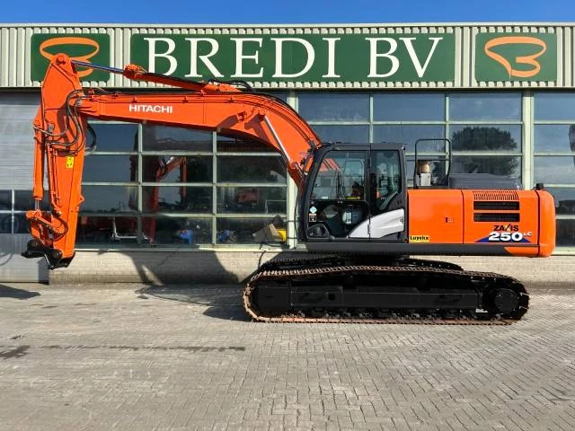 Hitachi 2017 - ZX 250 LC N-6 image 1