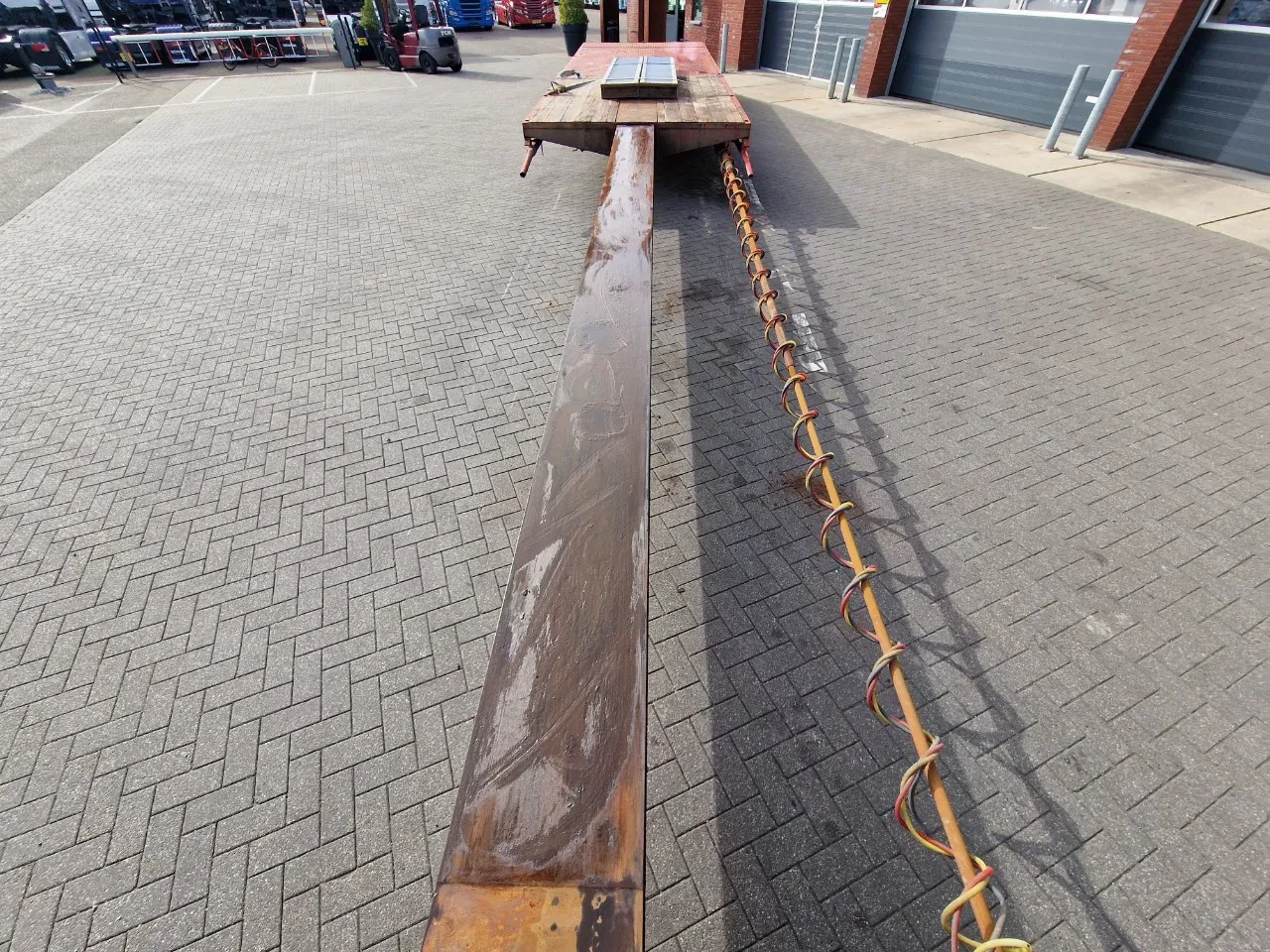 Van Hool SZ-302 1978 - Low loader - 3 axle - Ramps - Extendable - Steel suspension image 28