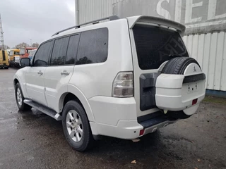Mitsubishi Pajero 2013 - GLS 3.5 - V6 , 4x4 , 7 Pers., Full Option image 5