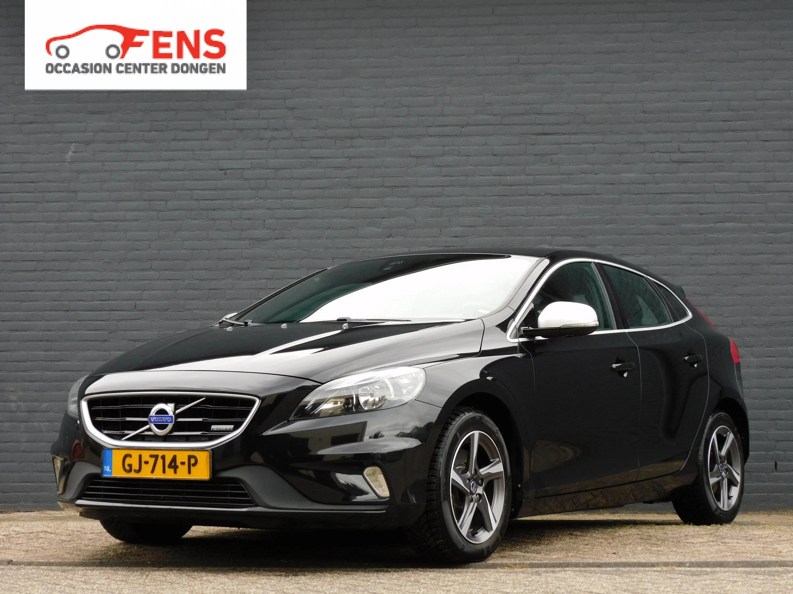 Volvo V40 2015 - 1.6 T4 R-Design image 1