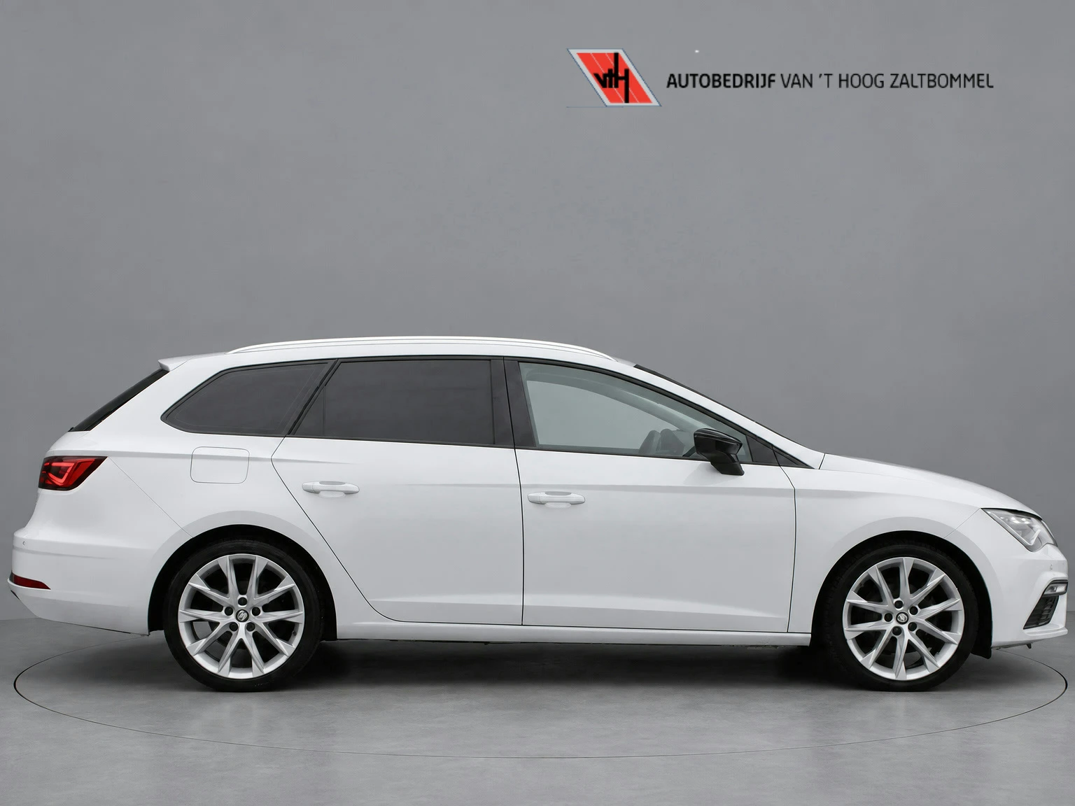 SEAT Leon 2018 - ST 1.5 TSI FR Business Intense PANORAMADAK ACC afbeelding 1