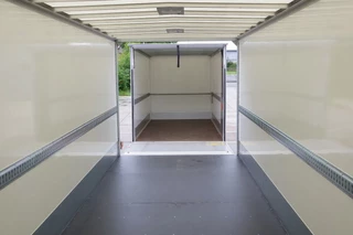 Ford Transit 2023 - bakwagen 5,0 m. (luchtremsysteem/vangmuil) + Gesloten schamel aanhangwagen 8,5 m. obrazek 4