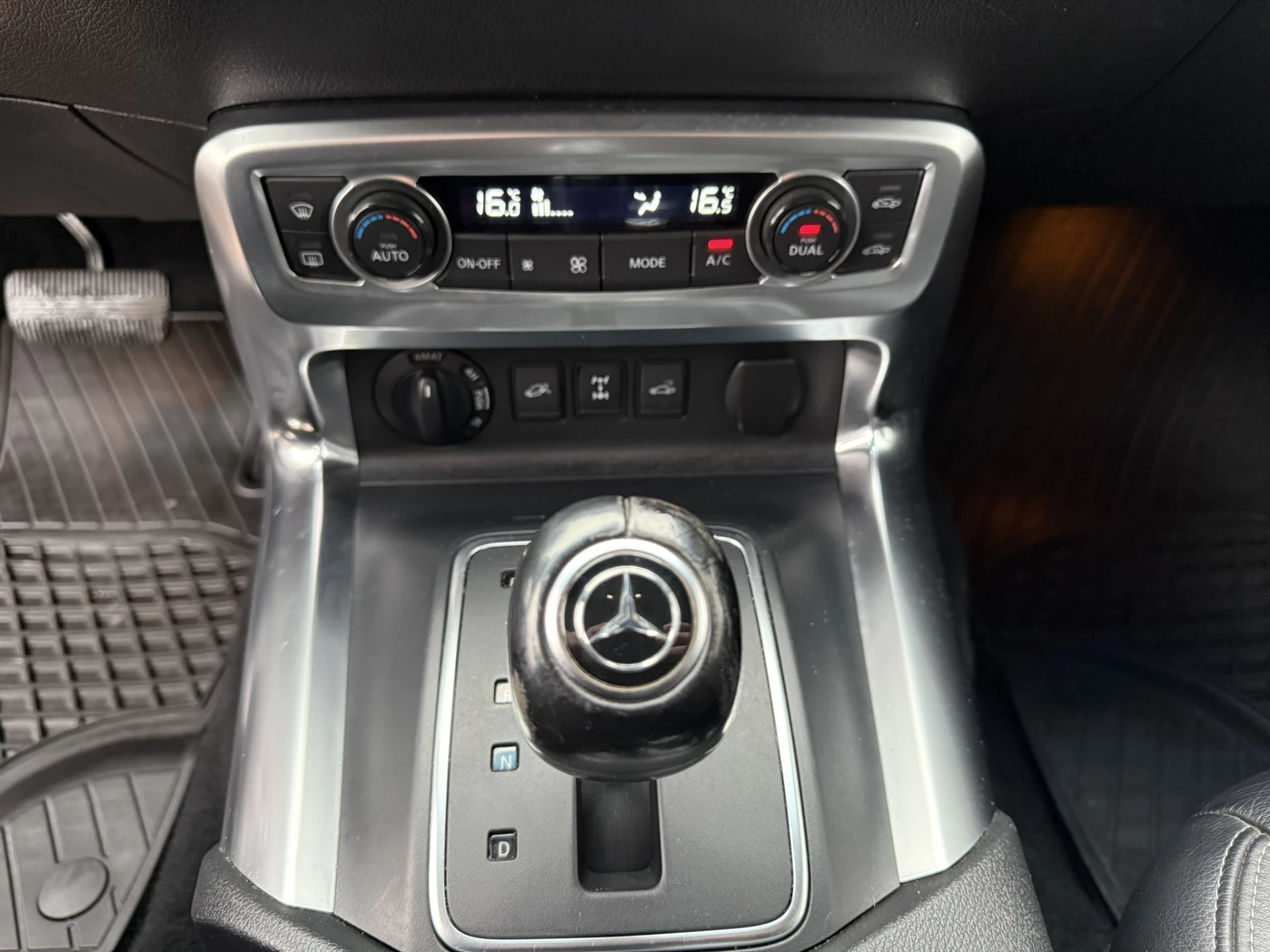 Mercedes-Benz X-Class 2020 - 350 d 4-MATIC Power Edition image 7