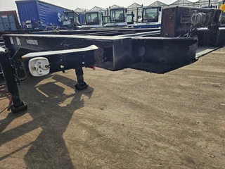 Fliegl SDS 350| LOWLOADER 20 FOOT CONTAINER CHASSIS |  BPW DRUM. 2005 - N/A image 9