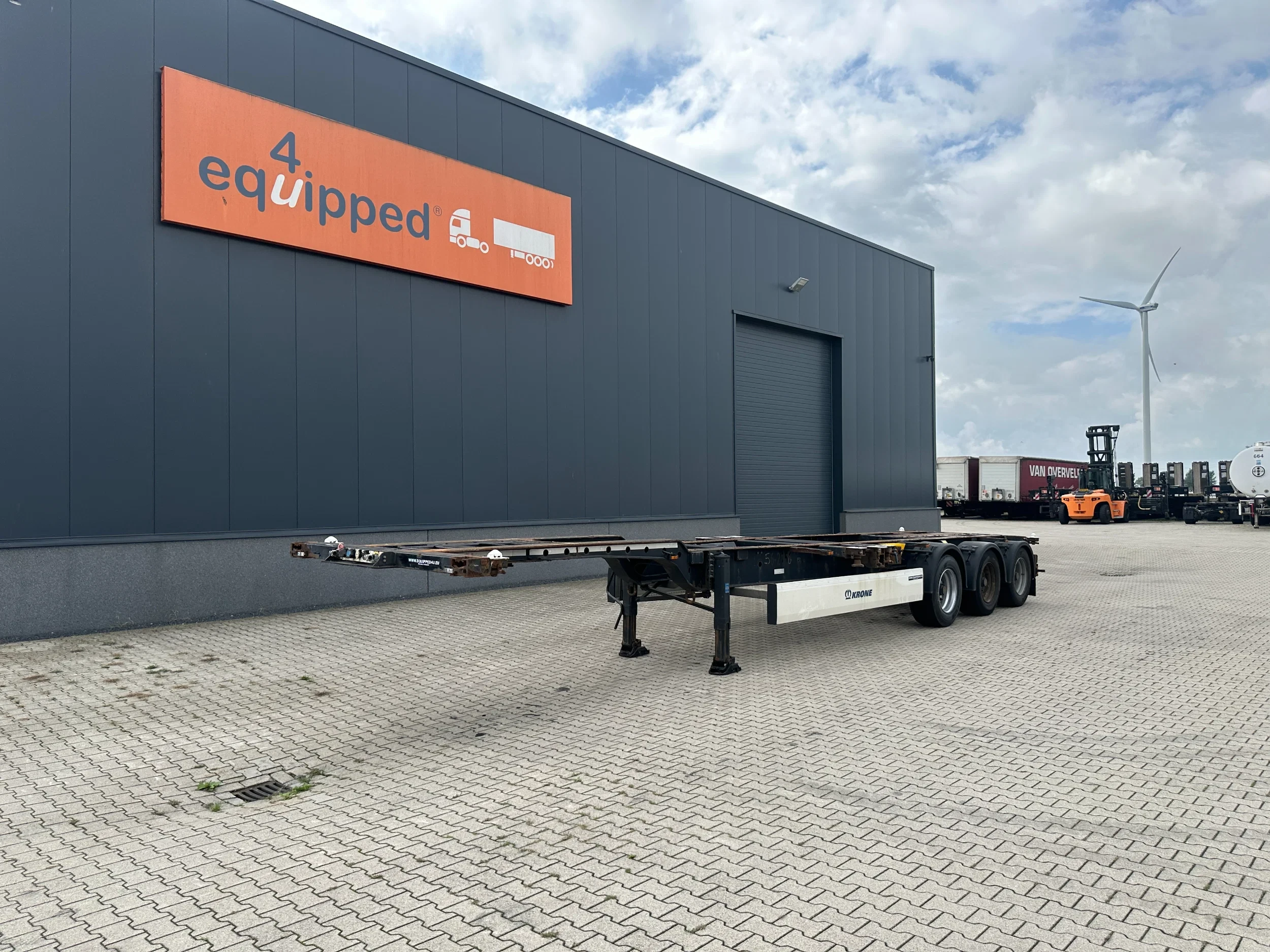 Krone 2015 - 45FT HIGH CUBE / BPW / DRUMBRAKES / NL-CHASSIS / APK: 11-2026 image 1