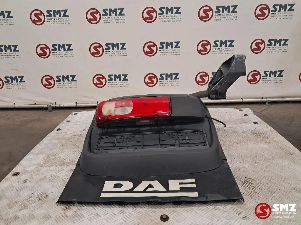 DAF 2019 - Occ spatbord achteraan links + montagebeugel DAF afbeelding 1