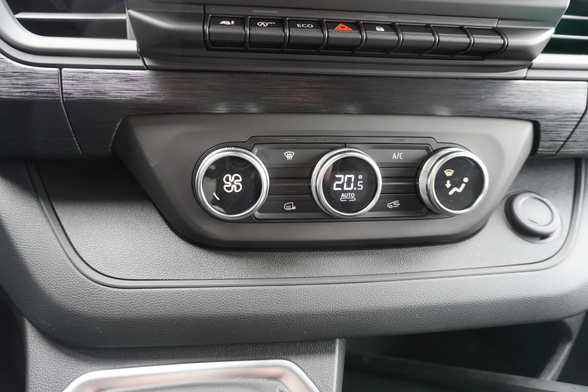 Renault Trafic 2024 - 2.0 Blue dCi 130PK T29 L2H1 Advance Dubbelcabine Blackout pakket Bild 27
