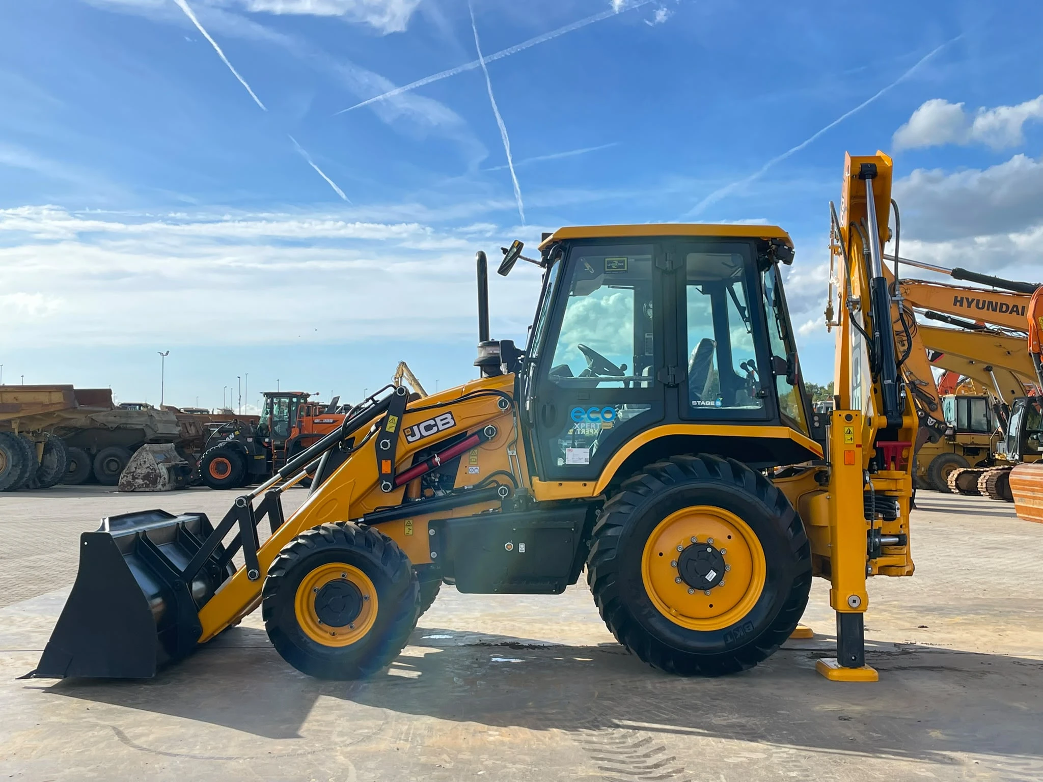JCB 3DX 4WD hammerlines 2026 afbeelding 1