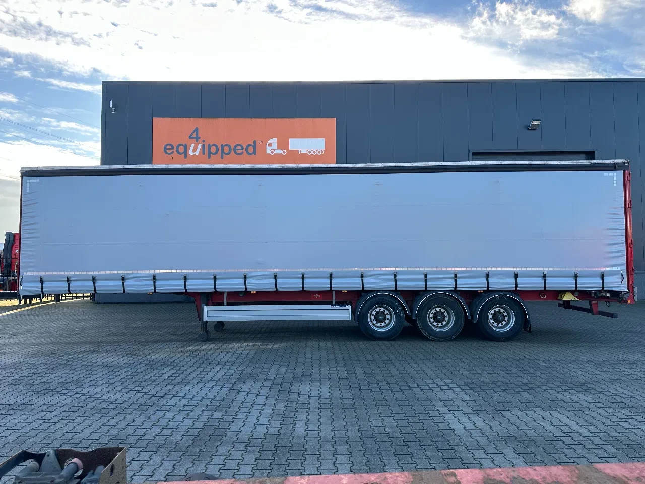 Pacton 2020 - nieuwe zeilen / alu zijborden + planken / hardhouten vloer / NL-trailer / APK: 08-2026 imagen 3