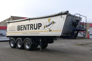 Kempf N/A 2014 - SKM 35/3 | Tipper/Kipper | Isolated | 2014 | BPW Axles | Lift Axle | Alcoas | Toolbox | German Trailer imagen 1