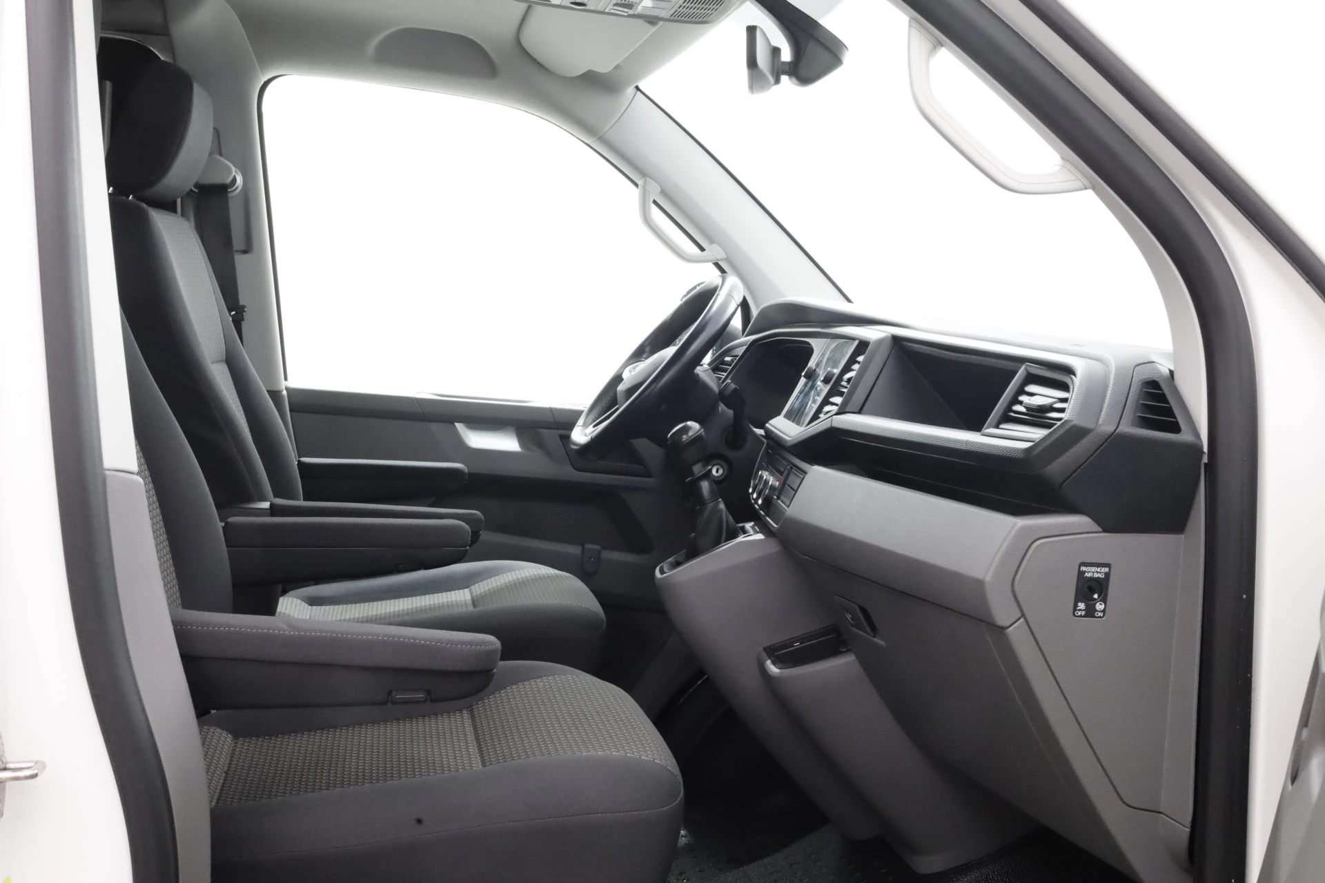 Volkswagen Transporter 2021 - T6.1 2.0 TDI 150pk L1H1 4Motion 4x4+Sperdiff. Achterklep/2x Schuifdeur 05-2021 Bild 4