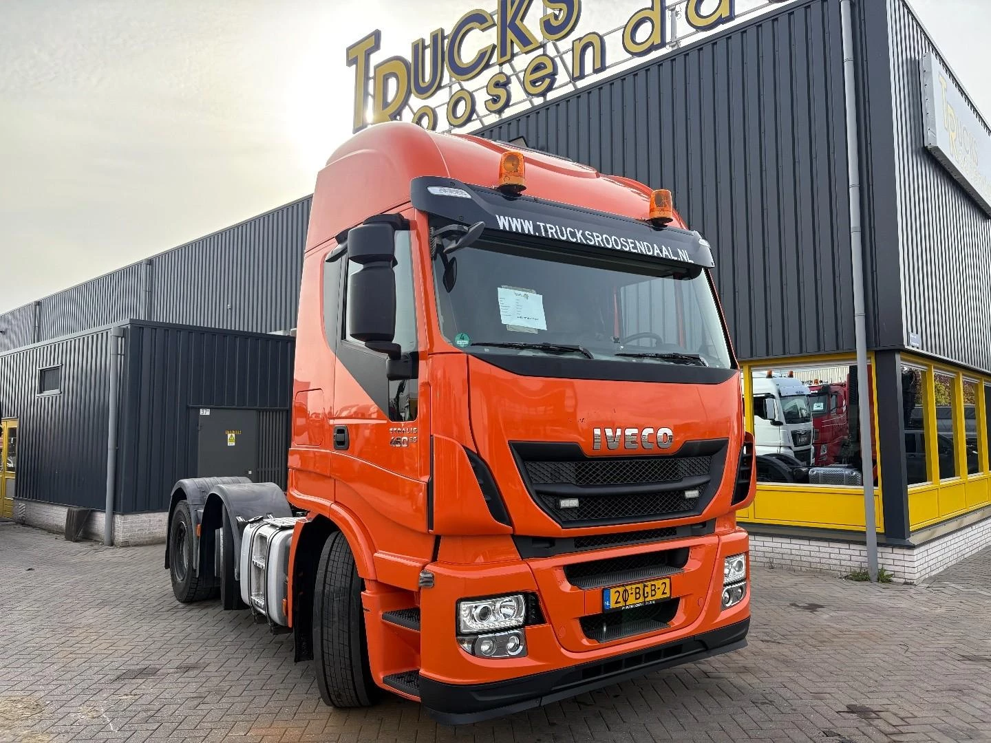 Iveco Stralis 2015 imagem 1