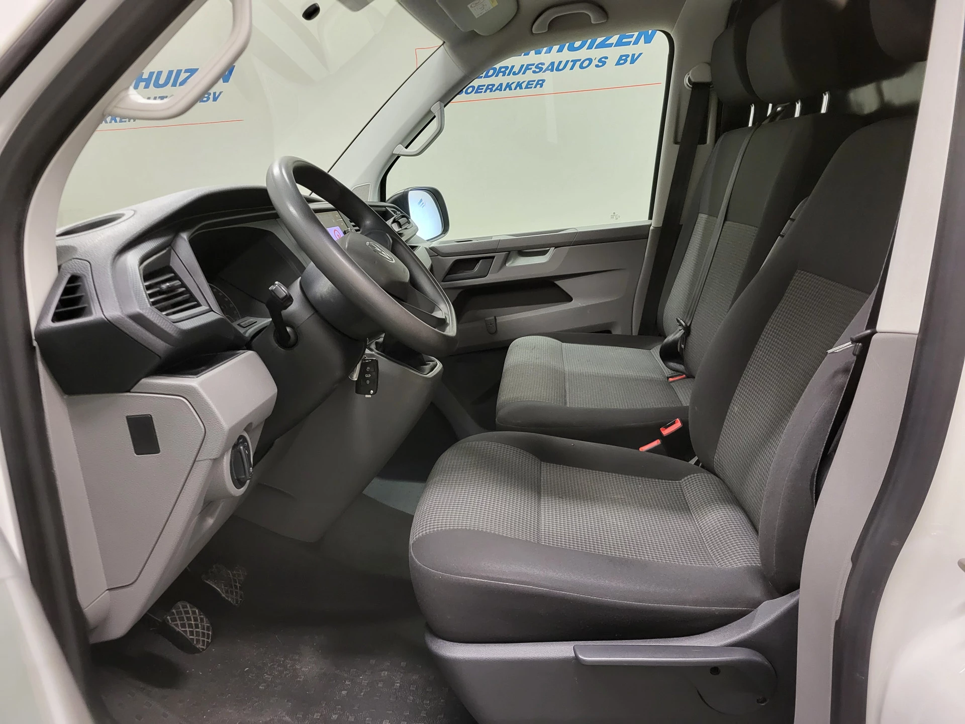 Volkswagen Transporter 2022 - 2.0TDI L2/H1 Euro 6! image 5