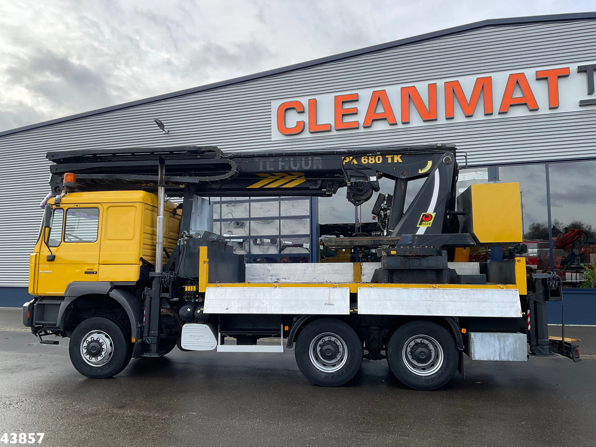 MAN F2000 6x6 Full Steel Manual Palfinger 68 Tonmeter Dachdecker kran Just 54.133 km! 2001 afbeelding 4