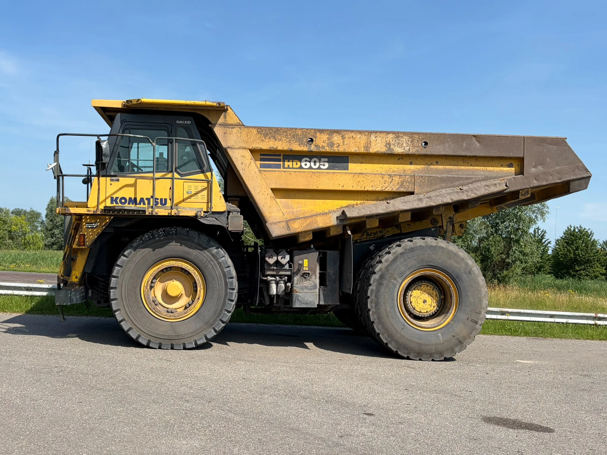 Komatsu HD605-7 2005 afbeelding 2