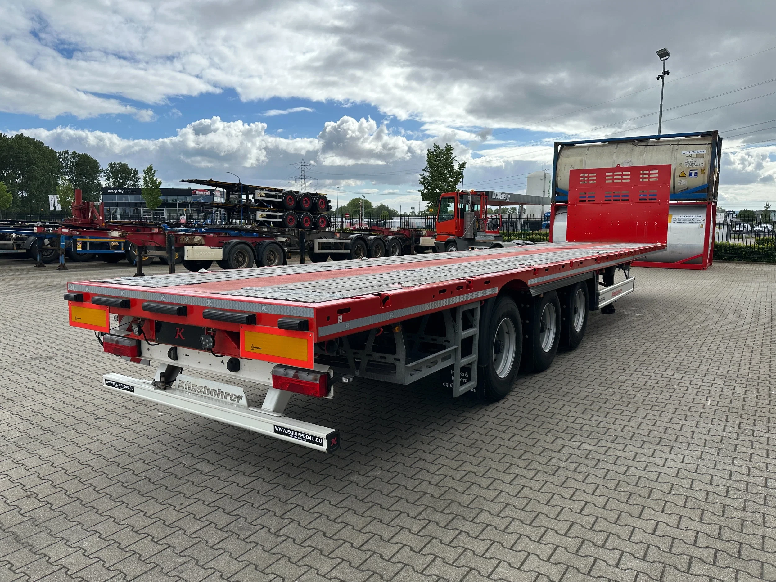 KAESSBOHRER 2026 - new and unused Heavy-Duty flatbed / 690cm extendable / steering axle / lift axle / twistlocks / timberstakes / NL-trailer / APK: 04-2027 obrázek 6