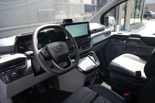 Ford Tourneo Custom 2026 - 340 2.5 PHEV L2H1 Titanium X 232pk | ACC | Pano | B&O | Elek. schuifdeuren | 360 camera | Elek-Trekhaak | Prijs excl. BTW | Rijklaar obrazek 15