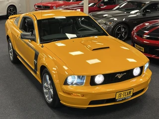 Ford Mustang 2009 - Coupe 4.6i V8 GT Premium 45th Anniversary Edition obrazek 7