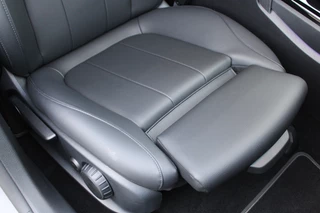 Mercedes-Benz A-Class 2020 - 250e AUT8 Premium LEDER CARPLAY WIDESCREEN SFEER CAMERA изображение 18