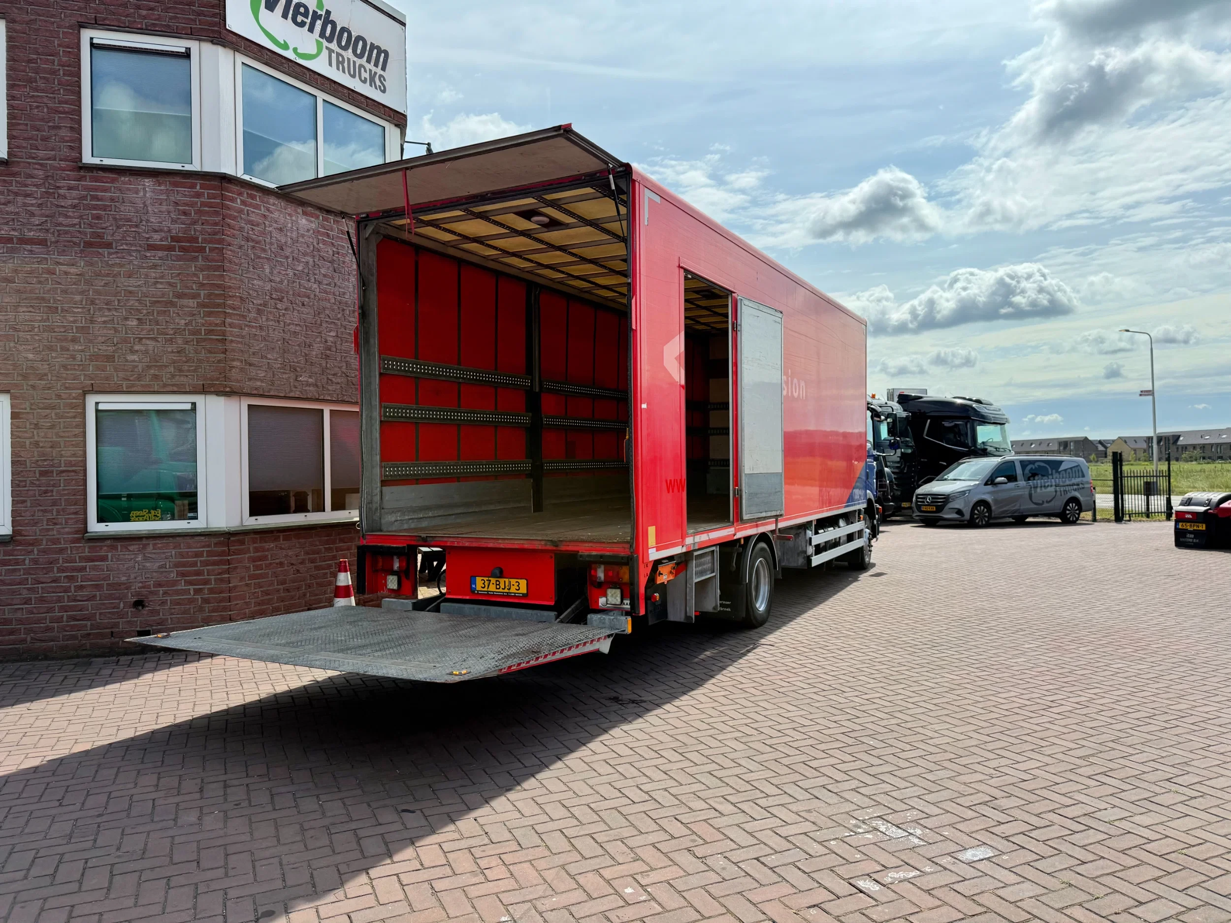 MAN TGM 2017 - TGM 12.250 4X2 BL bakwagen met 2 Tons klep afbeelding 4