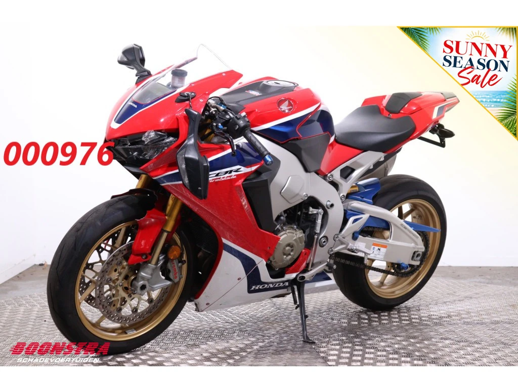 Honda CBR 1000 RR 2018 - Fireblade ABS Akrapovic Lap timer 12.044 km! изображение 1