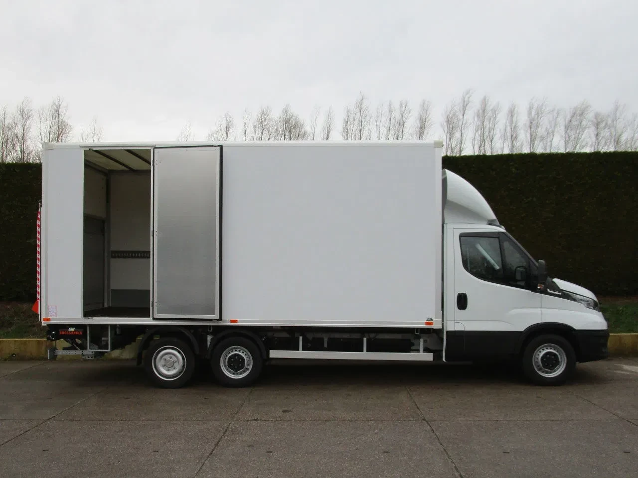 Iveco 2024 - 35S18A8 / Gesloten clixtar oplegger 5,2 m. Bild 5