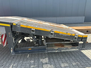 Broshuis N/A 2015 - 3ABSD Lowloader 3-axle / GVW: 53.000kg / Neck: 23.000kg / hydraulic steering + ramps + loading table / 4.60m extendable / winch / liftaxle immagine 27