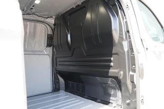 Ford E-Transit Custom 2026 - 340 L2H1 Limited 71 kWh 218pk | 2x Schuif | DDS LED | 360 Camera | B&O | ACC | Navi | Verwarmd stuurwiel | Elek trekhaak | AGR-stoel | Rijklaar immagine 15