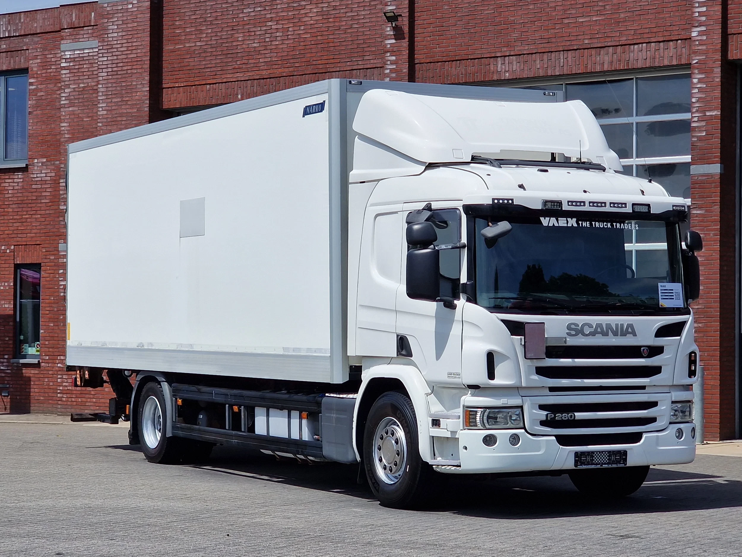 Scania P 2015 - P280 4x2 - Box with sidedoors - Zepro loadlift - Full air - Sleeper cab obrázek 1