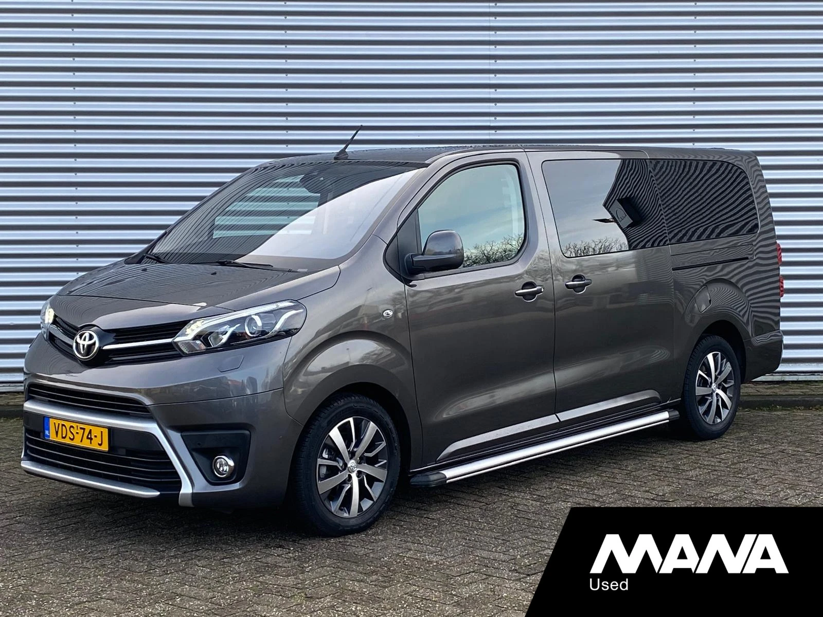 Toyota ProAce 2019 - Verso 2.0 D-4D Dynamic L3H1 DC 177PK Automaat Dakraam LM Velgen Cruise 360camera Sensoren Bluetooth Navi afbeelding 1