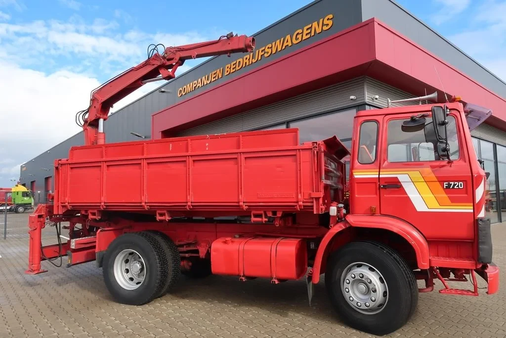Volvo F 7 1982 - F 720 - 1982 - 3 sides tipping - rear crane - Oldtimer afbeelding 2