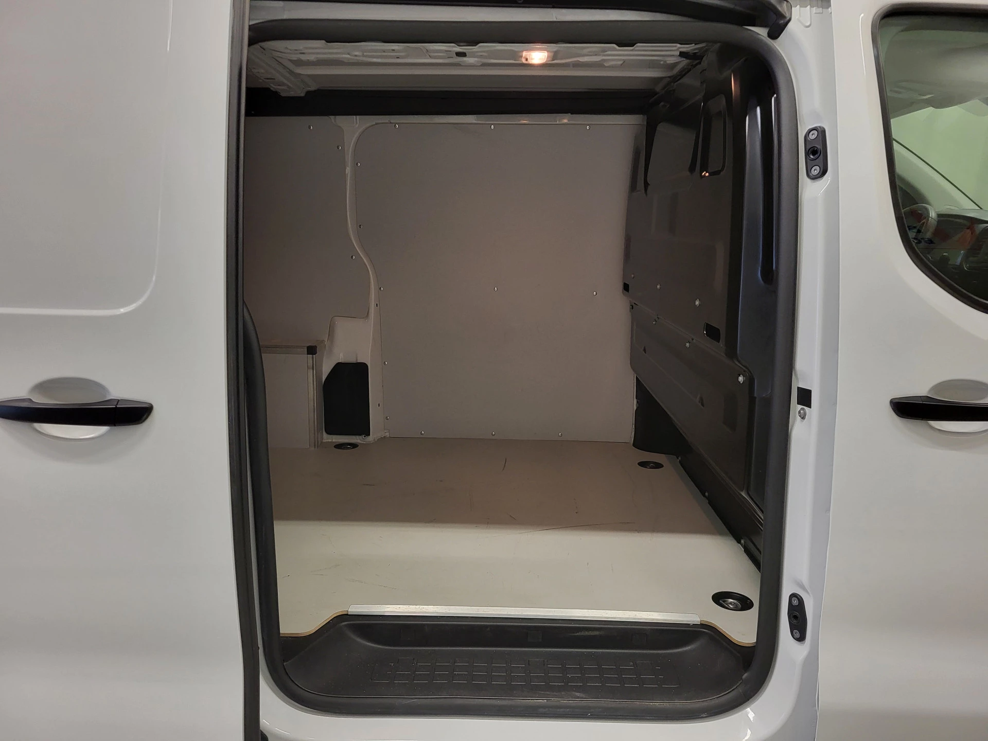 Opel Vivaro 2023 - 1.5BlueHDi 120pk L2/H1 Euro 6! image 7