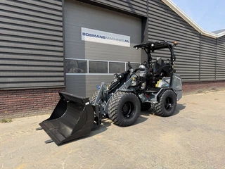 Giant G2700 X-TRA HD+ minishovel NIEUW (tandempomp stabilo giekvering enz) 2026 image 2 thumbnail