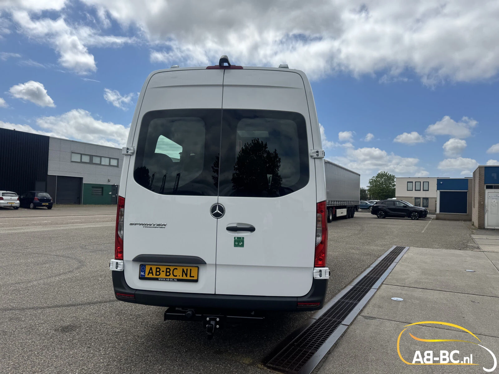 Mercedes-Benz Sprinter 2026 - Transfer 45, 23 Seats, Euro 6 image 18