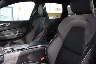 Volvo XC60 2022 - 2.0 B4 Aut. R-DESIGN / Panorama dak / Volleder immagine 6